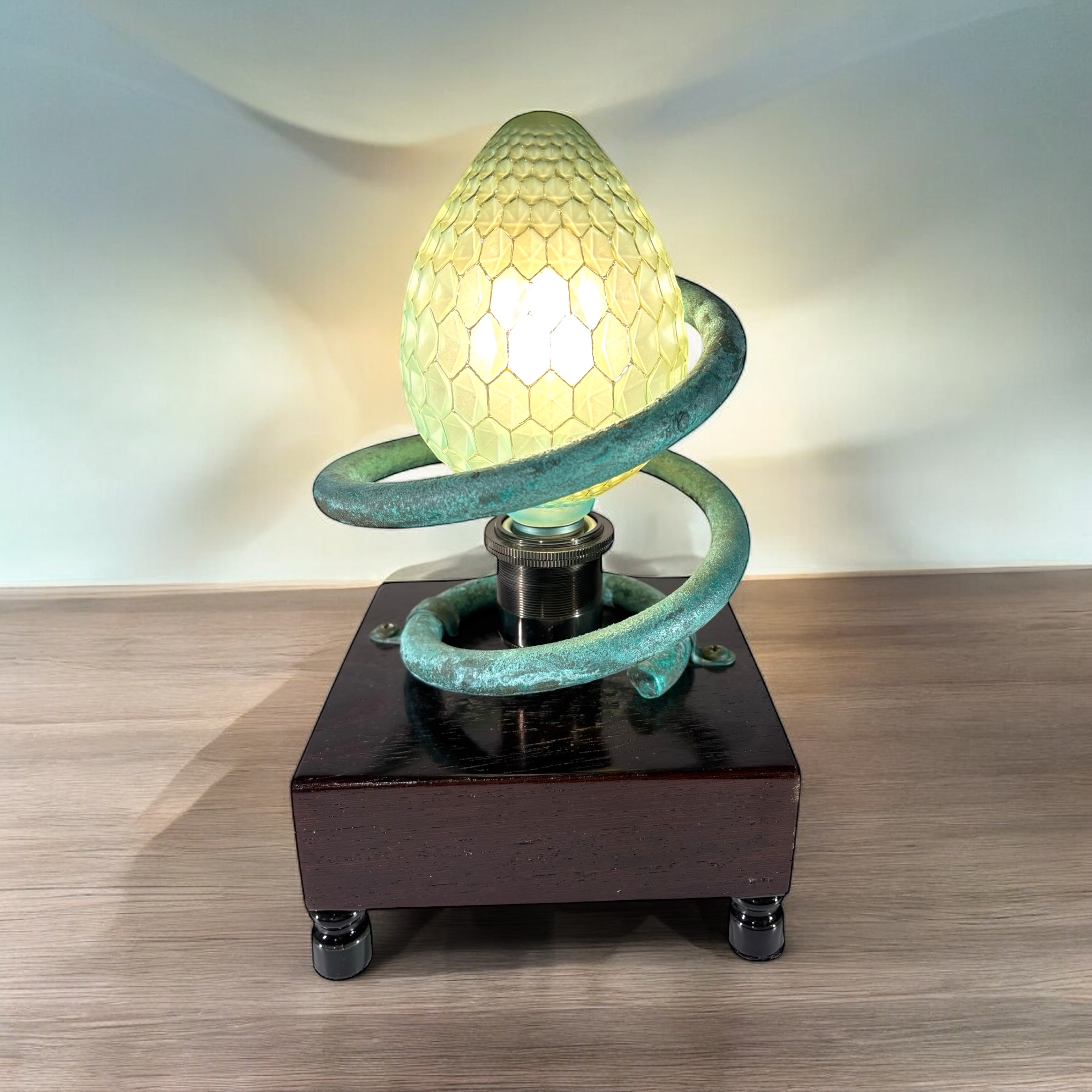 Lámpara de sobremesa madera brocante Hecha a mano en Barcelona