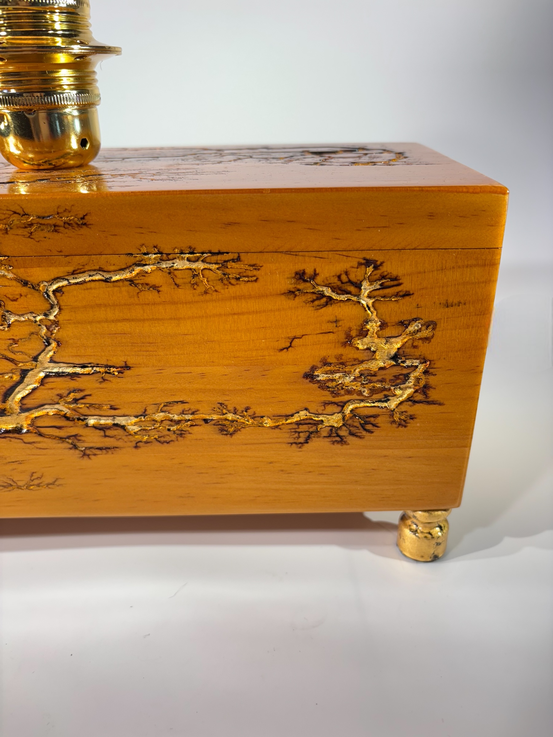 Lámpara de sobremesa madera brocante Hecha a mano en Barcelona