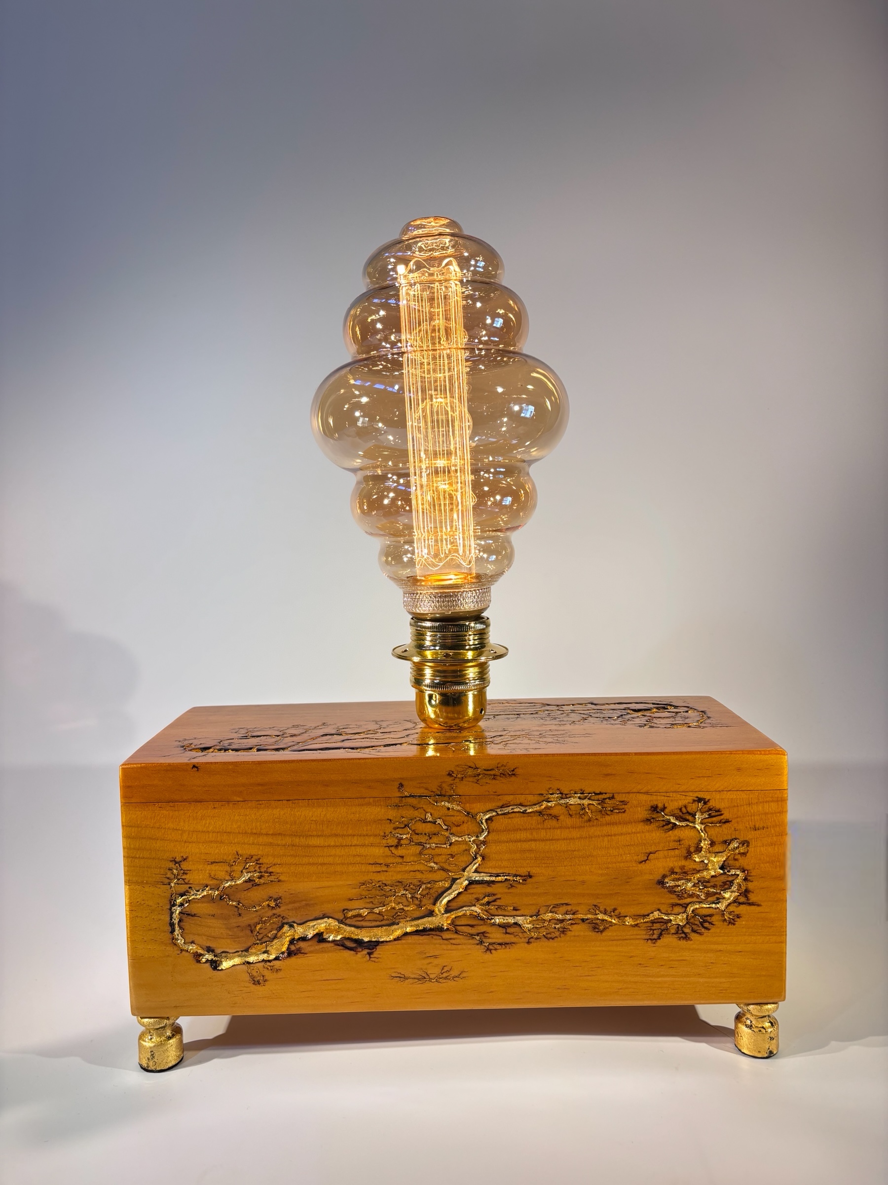 Lámpara de sobremesa, hecha a mano en Barcelona