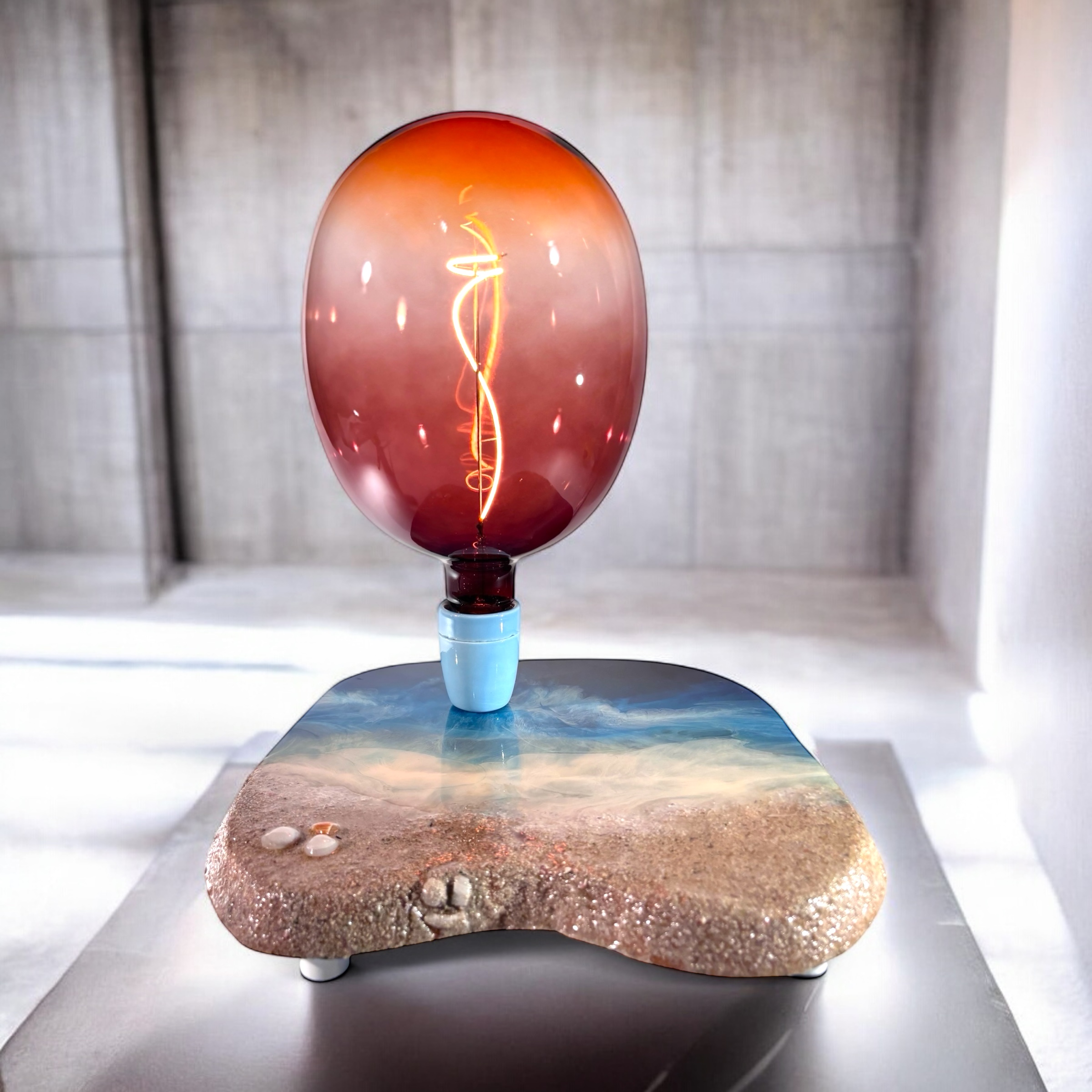 Lámpara de sobremesa madera brocante Hecha a mano en Barcelona