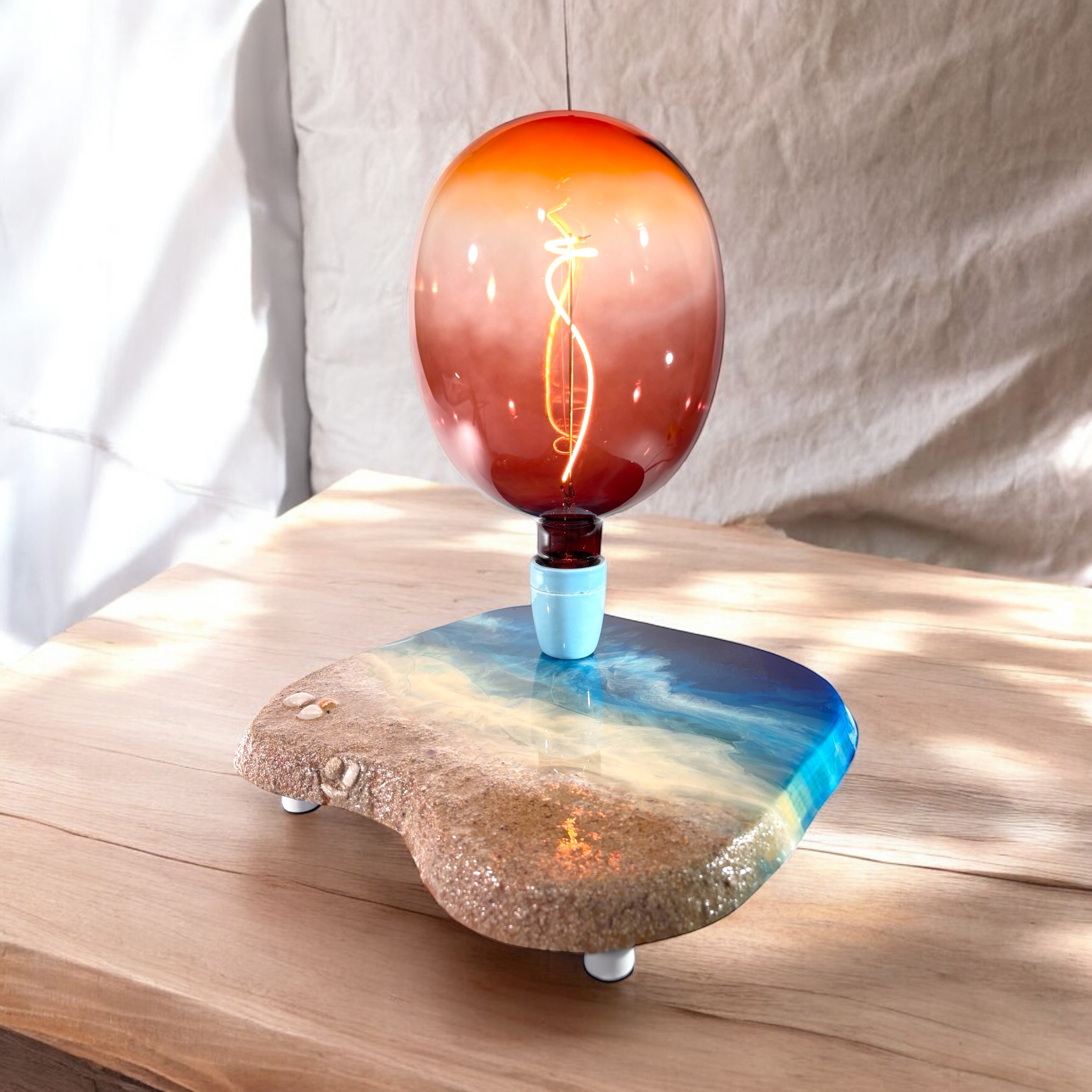 Lámpara de sobremesa madera brocante Hecha a mano en Barcelona