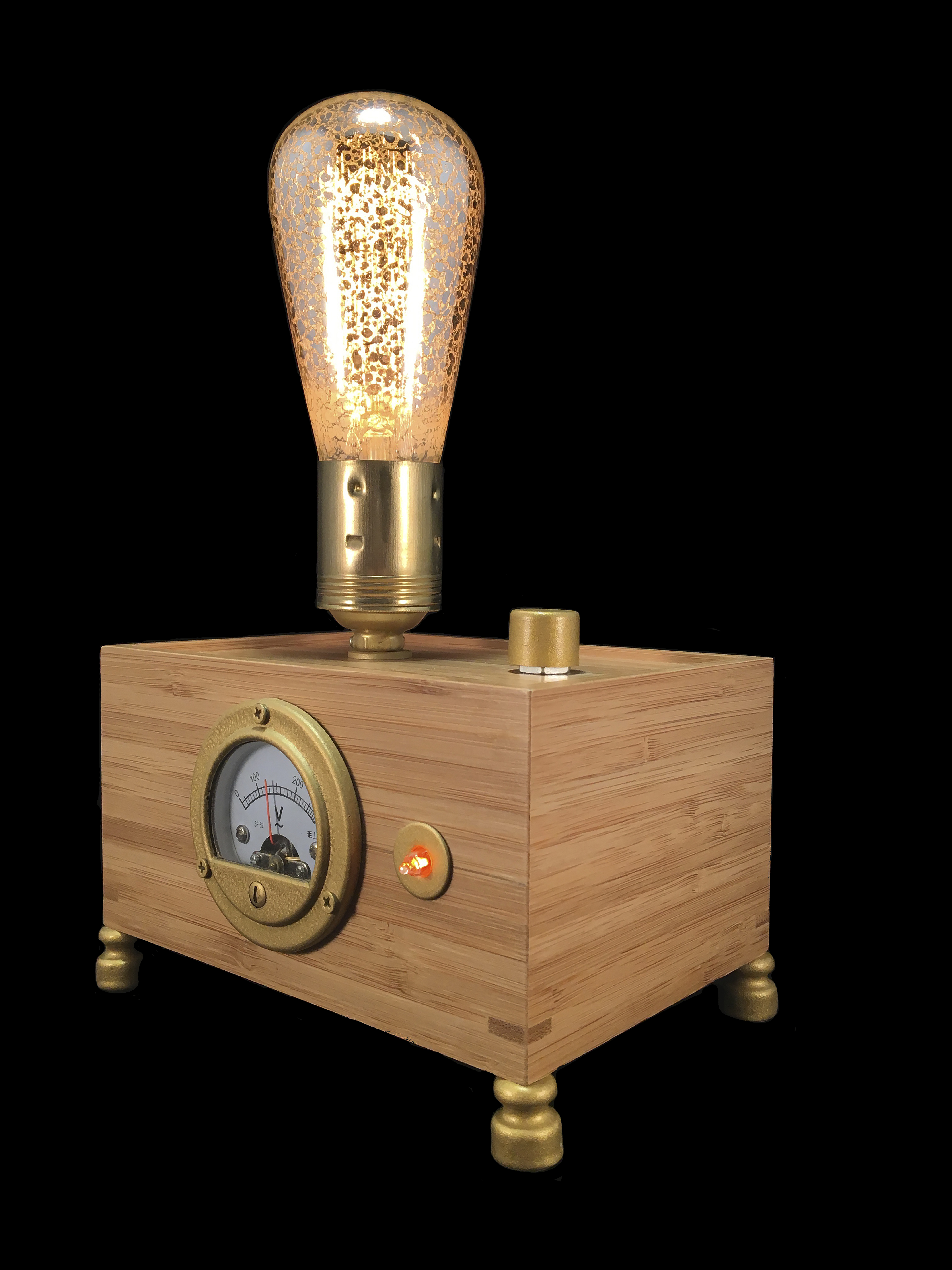 Lámpara de sobremesa de madera. hecha a mano en Barcelona