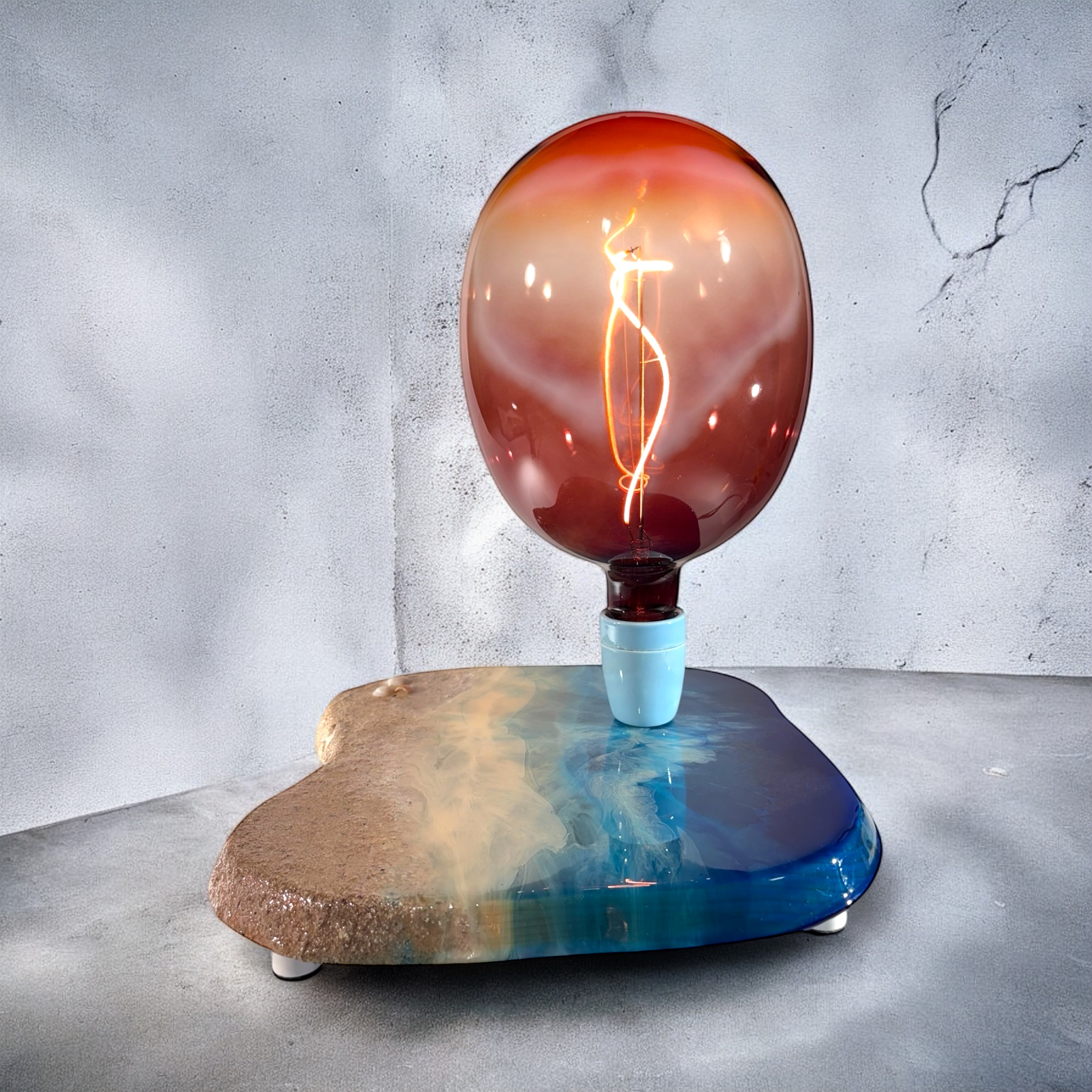 Lámpara de sobremesa madera brocante Hecha a mano en Barcelona